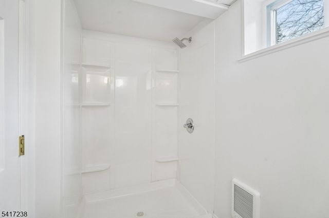 27 Hartshorn Ter, West Orange Twp., NJ 07052