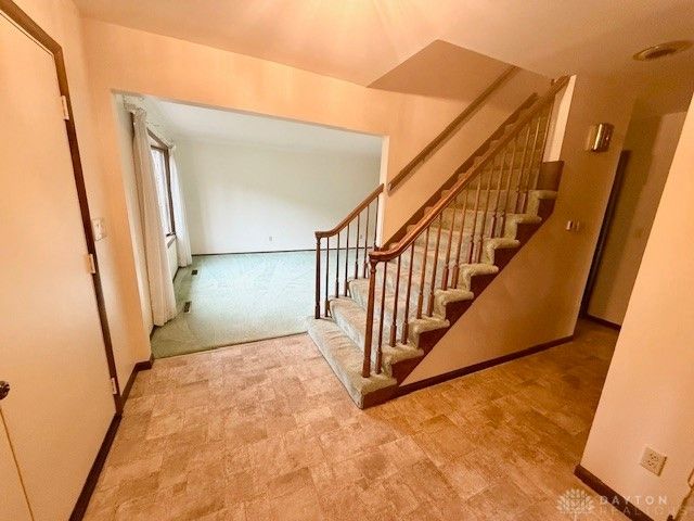 1207 Maplewood Drive, Piqua, OH 45356