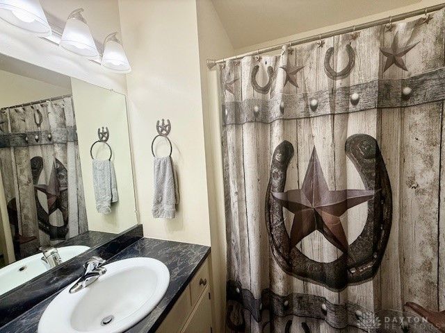 1207 Maplewood Drive, Piqua, OH 45356
