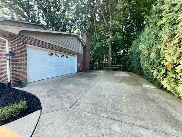 1207 Maplewood Drive, Piqua, OH 45356