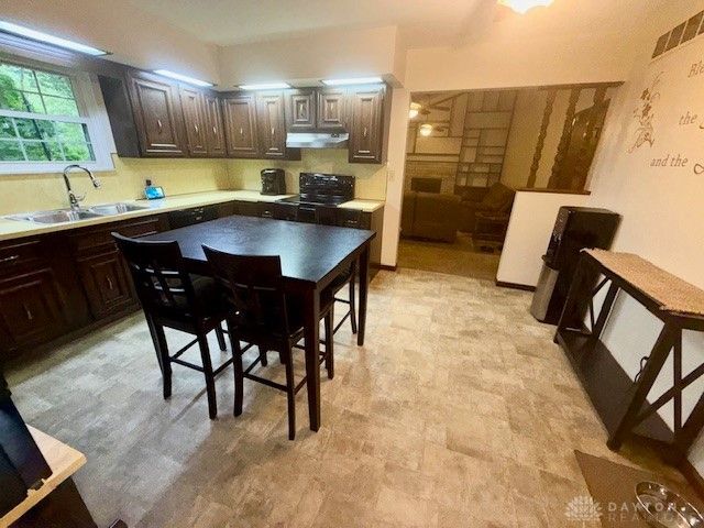 1207 Maplewood Drive, Piqua, OH 45356