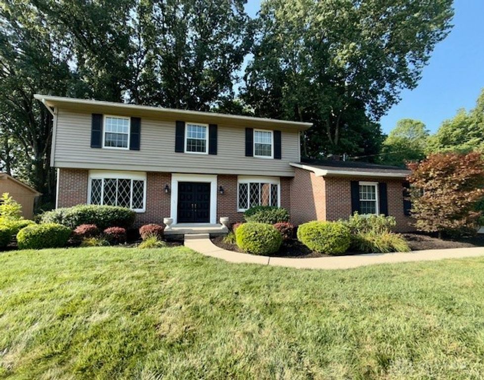 1207 Maplewood Drive, Piqua, OH 45356