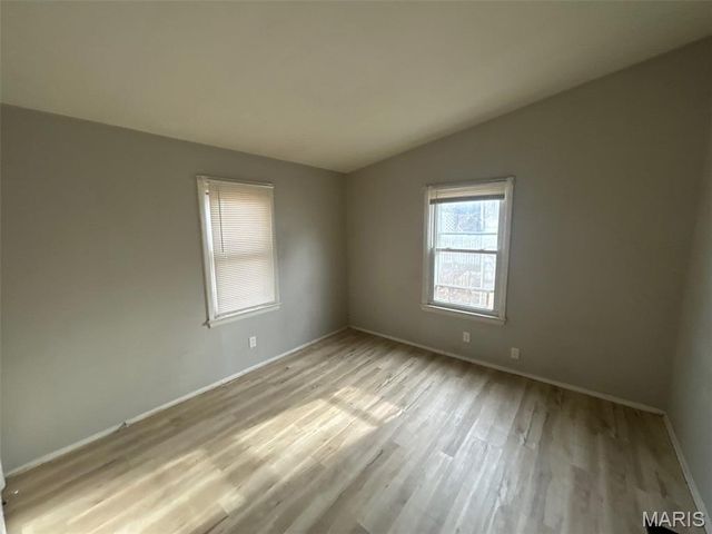 814 Elsworth Place, St Louis, MO 63135