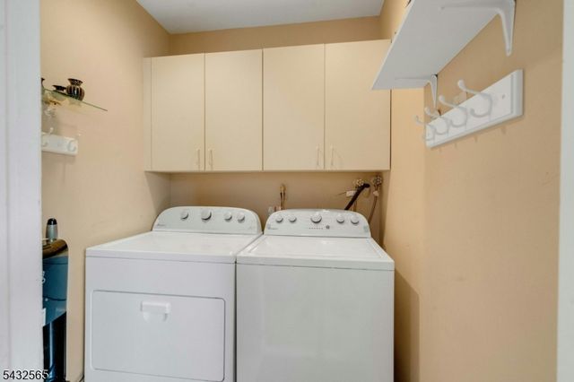 42 Cosgrove Ct, Fair Lawn Boro, NJ 07410