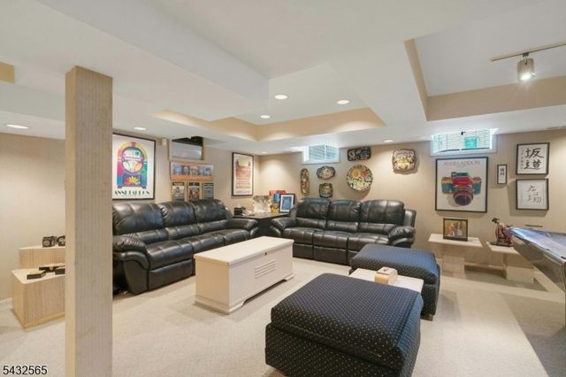 42 Cosgrove Ct, Fair Lawn Boro, NJ 07410