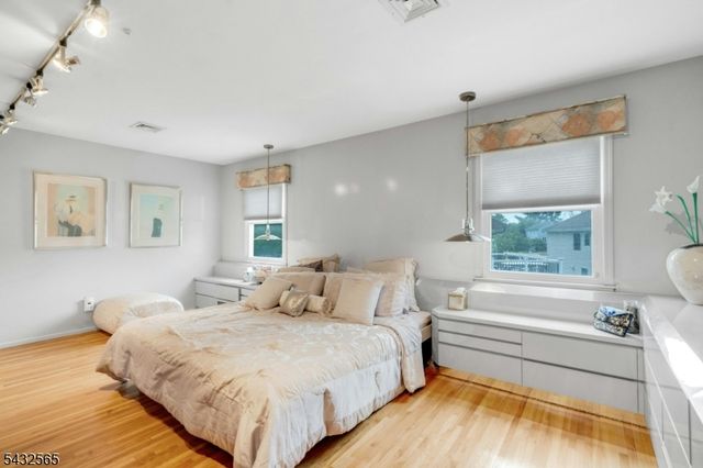 42 Cosgrove Ct, Fair Lawn Boro, NJ 07410