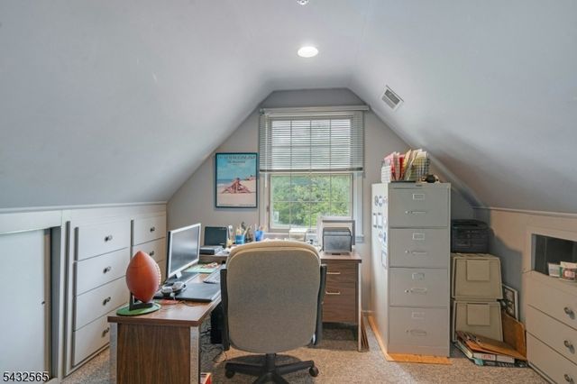 42 Cosgrove Ct, Fair Lawn Boro, NJ 07410