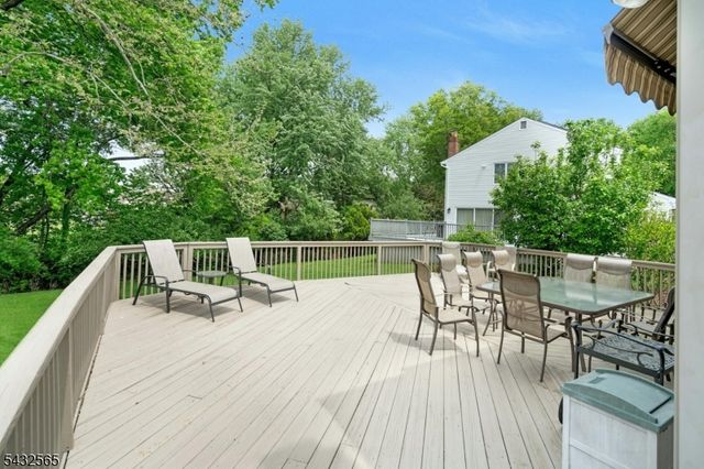 42 Cosgrove Ct, Fair Lawn Boro, NJ 07410