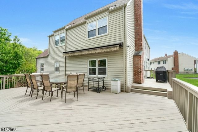 42 Cosgrove Ct, Fair Lawn Boro, NJ 07410