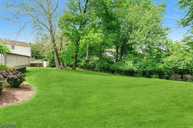 42 Cosgrove Ct, Fair Lawn Boro, NJ 07410