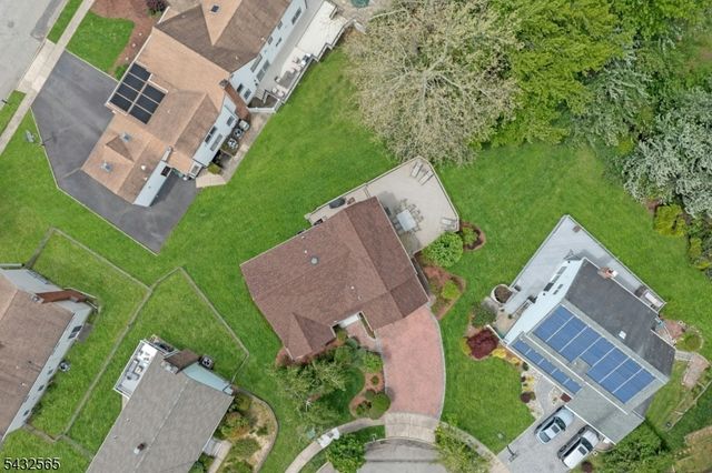 42 Cosgrove Ct, Fair Lawn Boro, NJ 07410