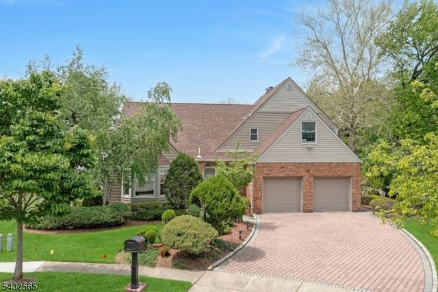 42 Cosgrove Ct, Fair Lawn Boro, NJ 07410