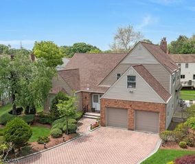 42 Cosgrove Ct, Fair Lawn Boro, NJ 07410