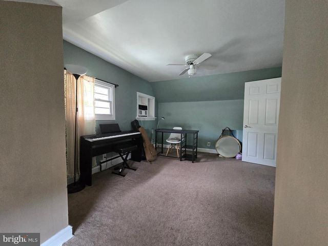 1492 FAULKLAND RD, Wilmington, DE 19805