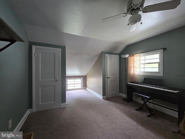 1492 FAULKLAND RD, Wilmington, DE 19805