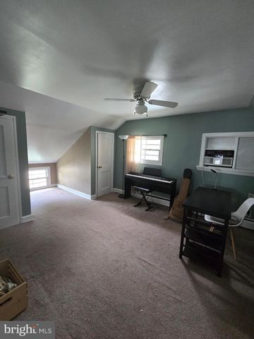 1492 FAULKLAND RD, Wilmington, DE 19805