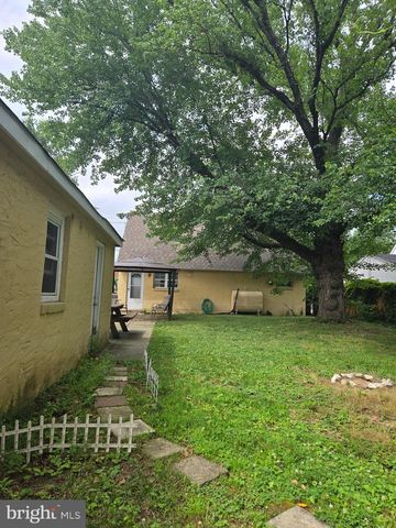 1492 FAULKLAND RD, Wilmington, DE 19805