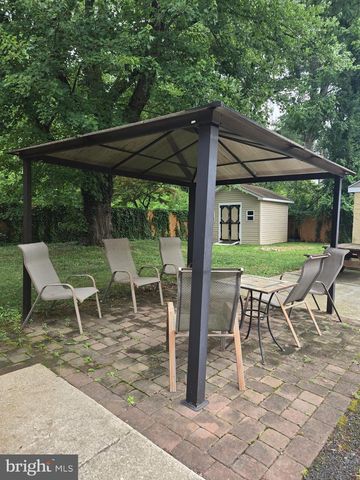 1492 FAULKLAND RD, Wilmington, DE 19805