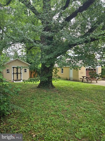 1492 FAULKLAND RD, Wilmington, DE 19805