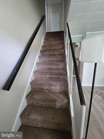 1492 FAULKLAND RD, Wilmington, DE 19805