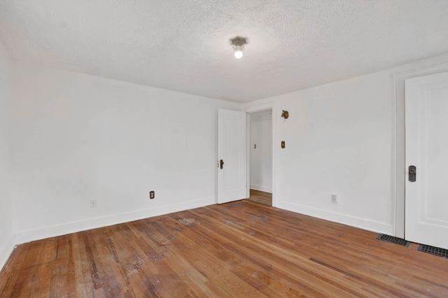 1109 S Genesee Drive, Lansing, MI 48915