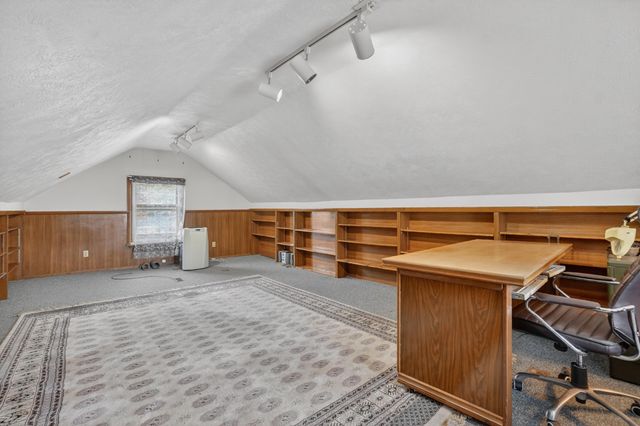 1109 S Genesee Drive, Lansing, MI 48915