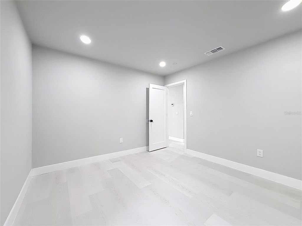 Image 17 of property listing at 20174 SW RAINBOW LAKES BOULEVARD, Dunnellon, FL 34431