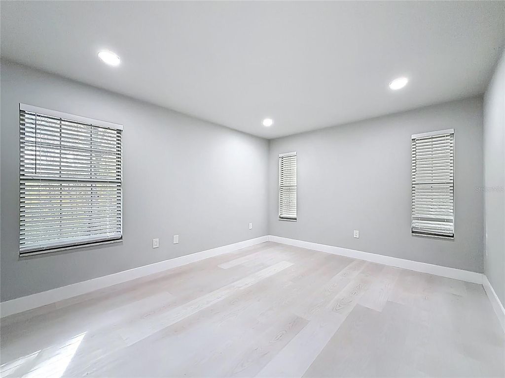 Image 24 of property listing at 20174 SW RAINBOW LAKES BOULEVARD, Dunnellon, FL 34431