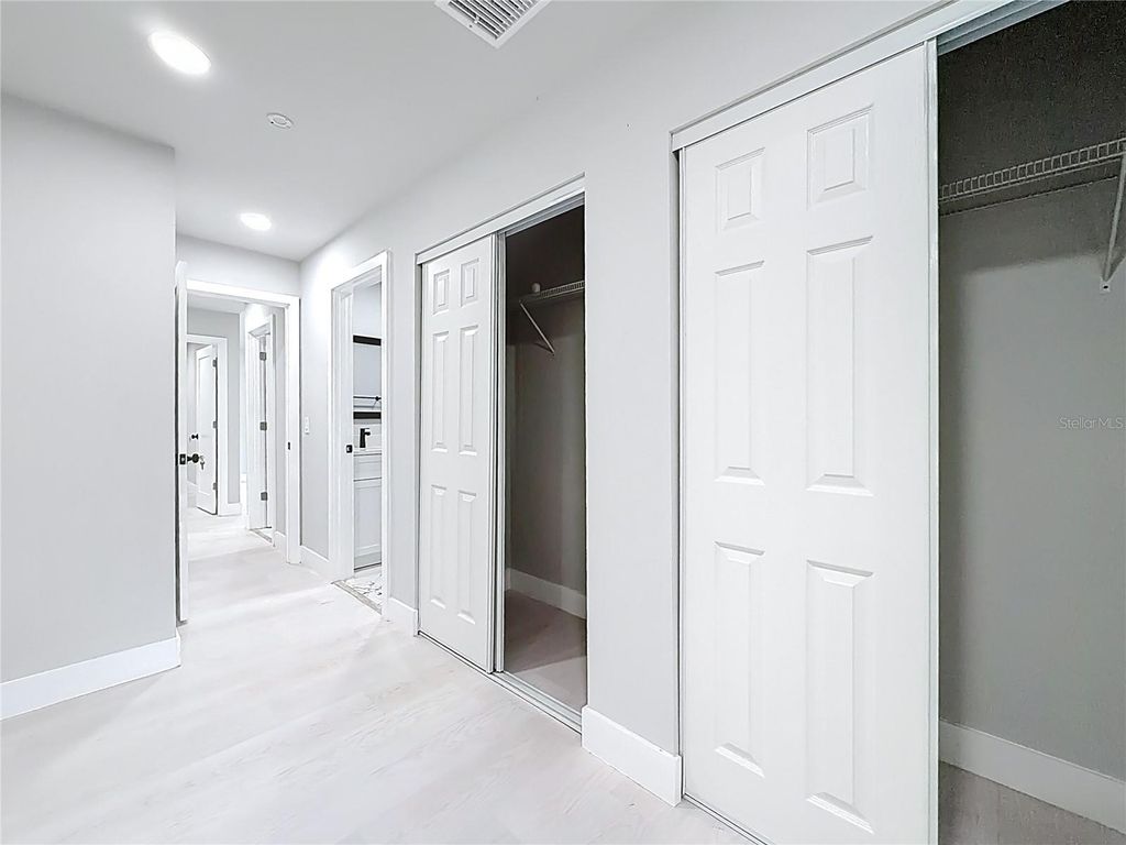 Image 26 of property listing at 20174 SW RAINBOW LAKES BOULEVARD, Dunnellon, FL 34431