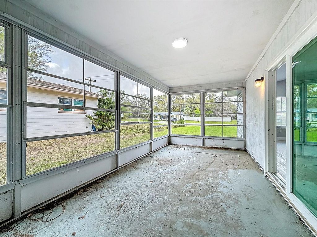 Image 29 of property listing at 20174 SW RAINBOW LAKES BOULEVARD, Dunnellon, FL 34431