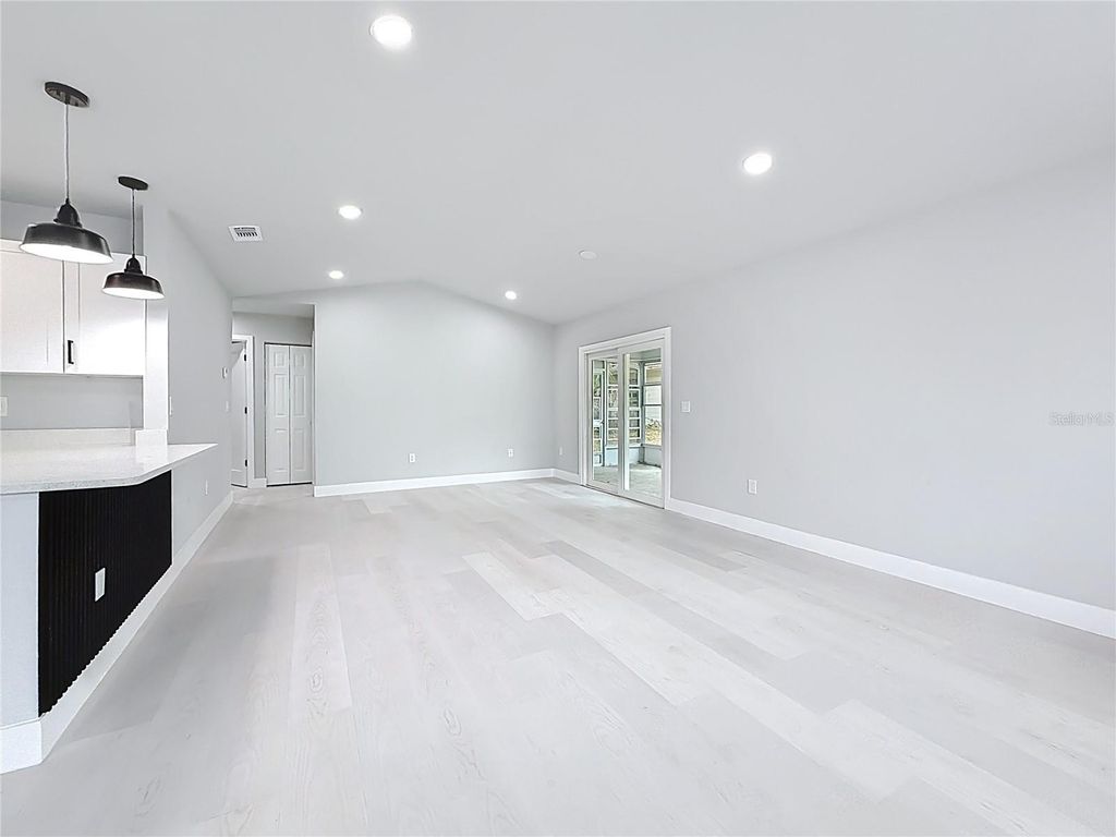 Image 4 of property listing at 20174 SW RAINBOW LAKES BOULEVARD, Dunnellon, FL 34431