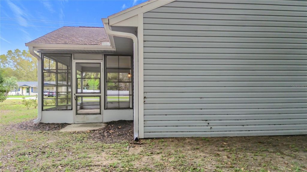 Image 33 of property listing at 20174 SW RAINBOW LAKES BOULEVARD, Dunnellon, FL 34431