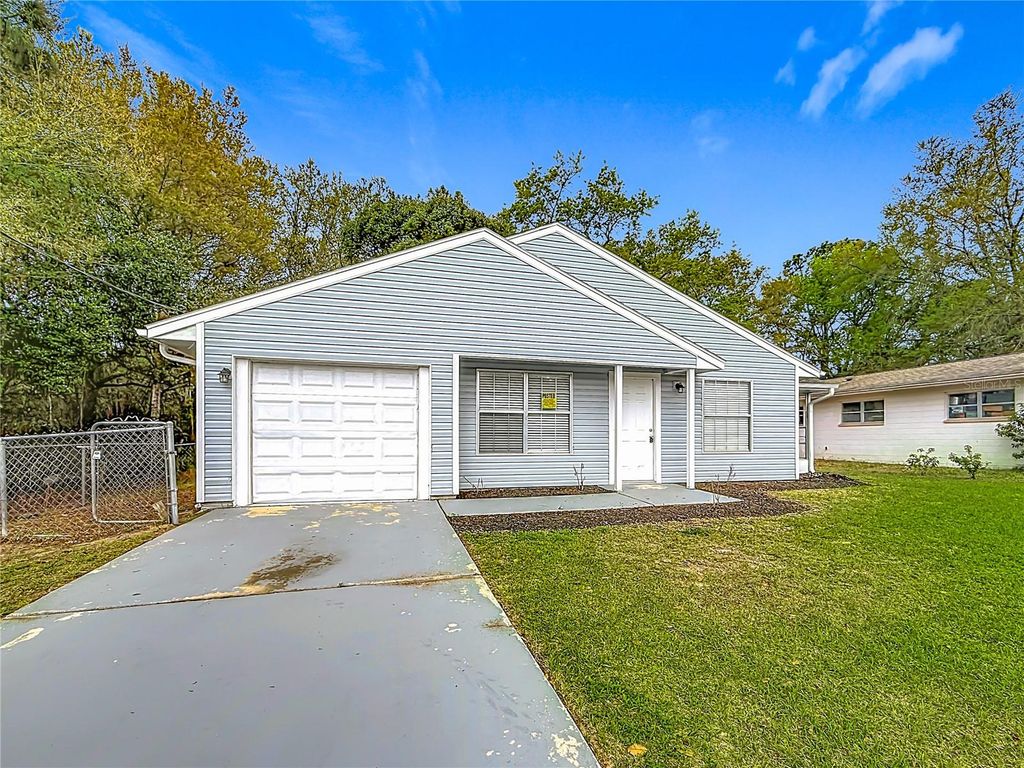 Image 35 of property listing at 20174 SW RAINBOW LAKES BOULEVARD, Dunnellon, FL 34431