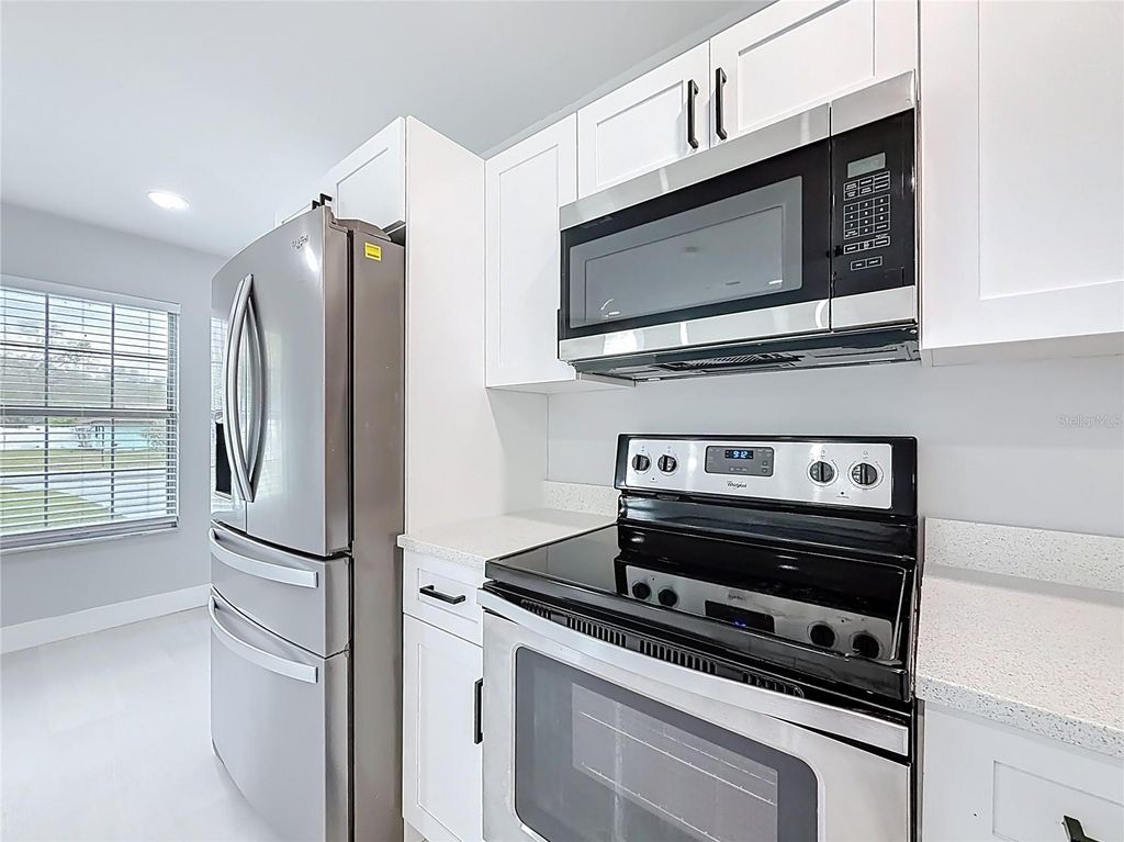 Image 8 of property listing at 20174 SW RAINBOW LAKES BOULEVARD, Dunnellon, FL 34431