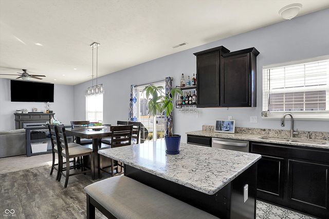 8171 Brookville Way, Avon, IN 46123