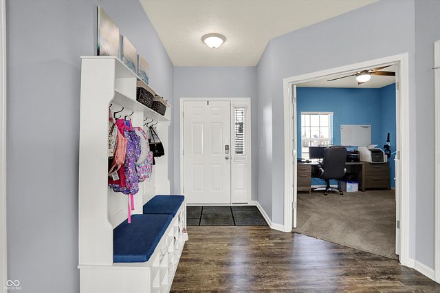 8171 Brookville Way, Avon, IN 46123