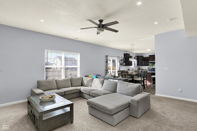 8171 Brookville Way, Avon, IN 46123