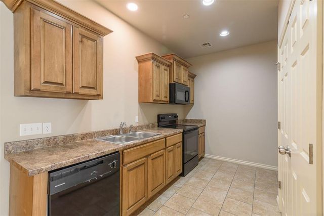 1018 SW 92nd Street, Oklahoma City, OK 73139