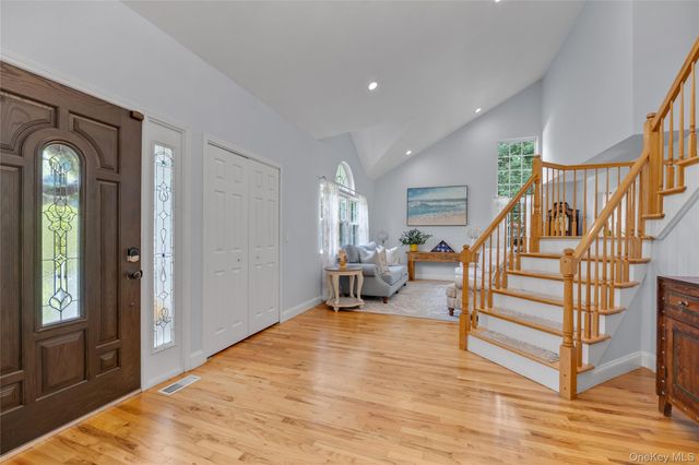 43 Barrow Court, Huntington, NY 11743