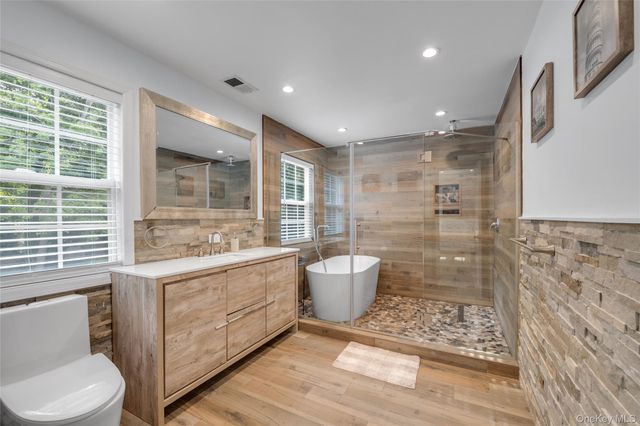 43 Barrow Court, Huntington, NY 11743