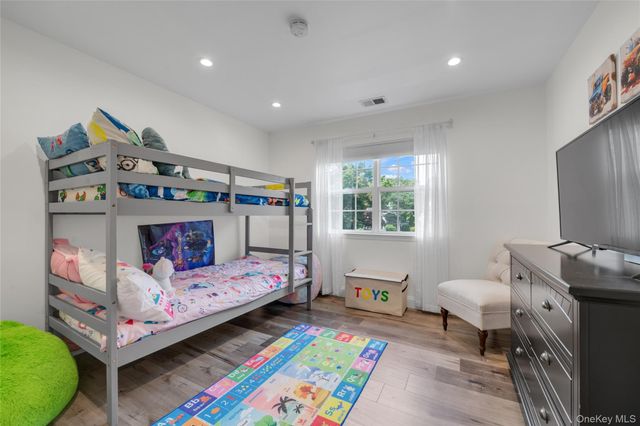 43 Barrow Court, Huntington, NY 11743