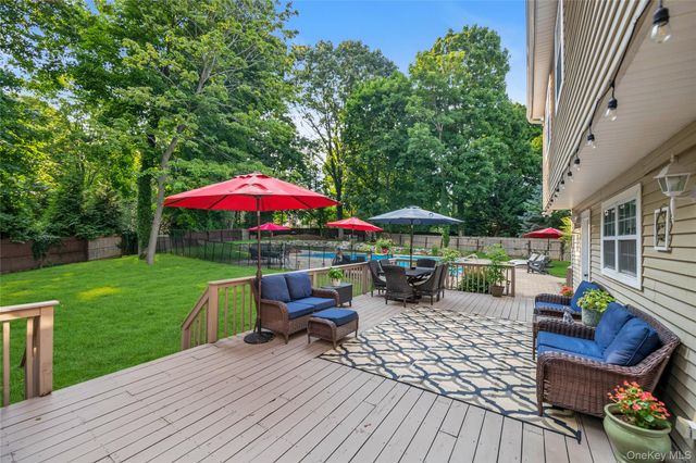 43 Barrow Court, Huntington, NY 11743