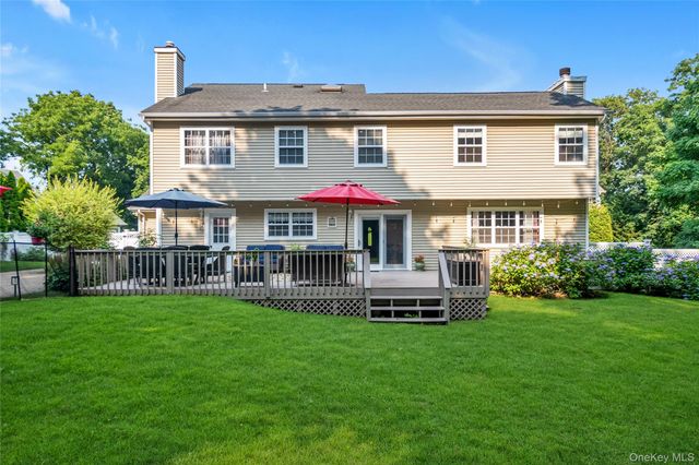 43 Barrow Court, Huntington, NY 11743