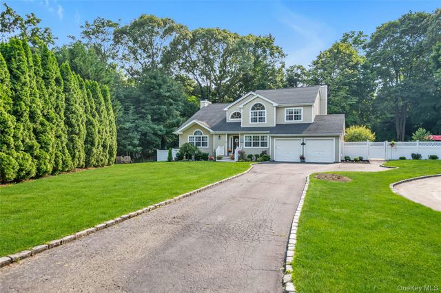 43 Barrow Court, Huntington, NY 11743