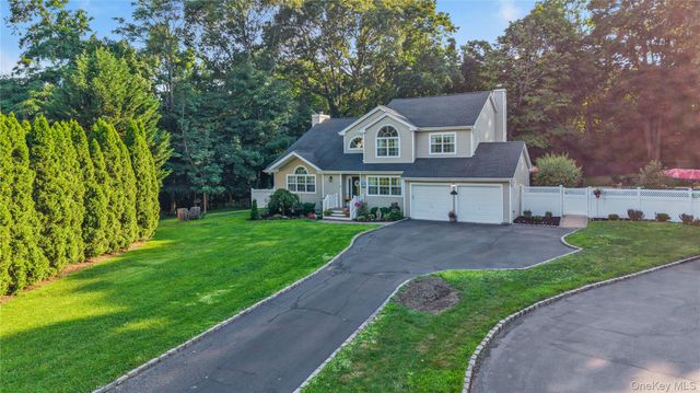 43 Barrow Court, Huntington, NY 11743