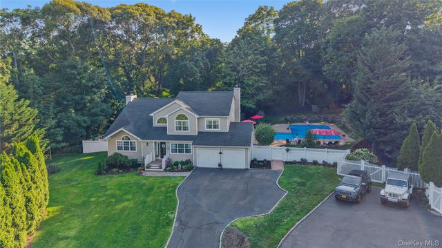 43 Barrow Court, Huntington, NY 11743