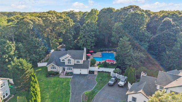 43 Barrow Court, Huntington, NY 11743