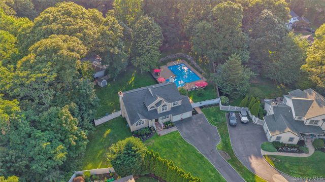 43 Barrow Court, Huntington, NY 11743