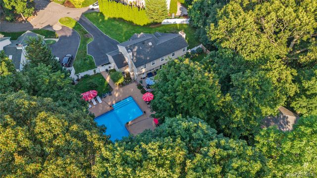 43 Barrow Court, Huntington, NY 11743