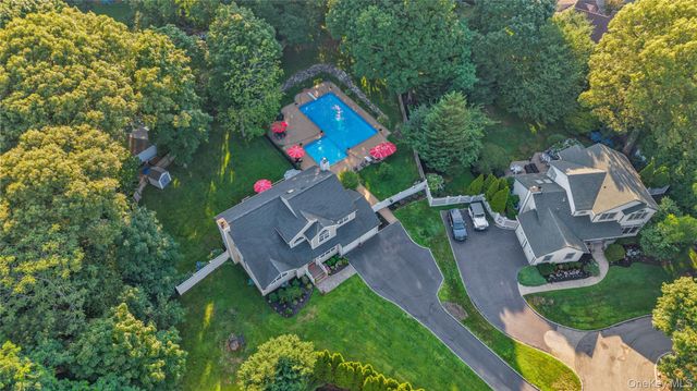 43 Barrow Court, Huntington, NY 11743